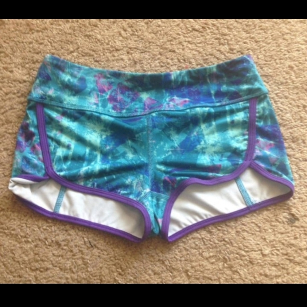 forever 21 blue & purple abstract geometric shorts